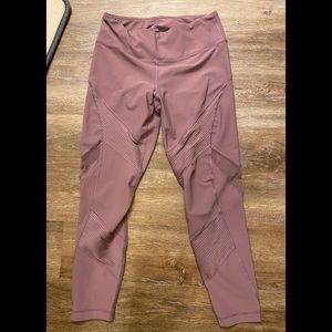 Mauve colored leggings in very good condition.